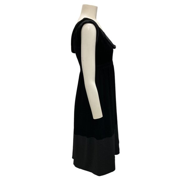 Burberry Black Sleeveless Velvet Dress - Picture 2 of 4